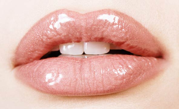 https://lipstickmasala.files.wordpress.com/2009/08/fake-fuller-lips.jpg